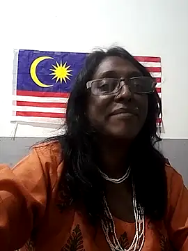 Snapshot of mamakarma1403 chatting on 10/02/25, 03:19 mamakarma1403 online show from 10/02/25, 03:19