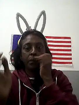 Snapshot of mamakarma1403 chatting on 10/10/25, 02:43 mamakarma1403 online show from 10/10/25, 02:43