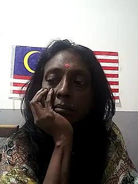 Snapshot of mamakarma1403 chatting on 10/18/25, 12:28 mamakarma1403 online show from 10/18/25, 12:28