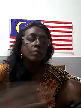 Snapshot of mamakarma1403 chatting on 10/21/25, 12:39 mamakarma1403 online show from 10/21/25, 12:39