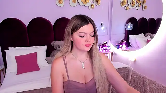 ZaraBloom online show from 02/24/26, 03:21