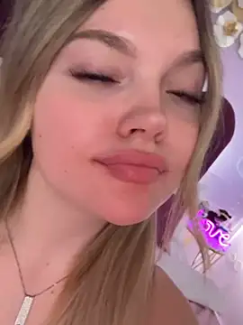 ZaraBloom online show from 03/17/26, 03:33