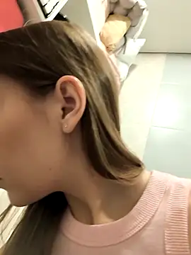 Snapshot of AliceBrayan chatting on 02/06/26, 05:05 AliceBrayan online show from 02/06/26, 05:05