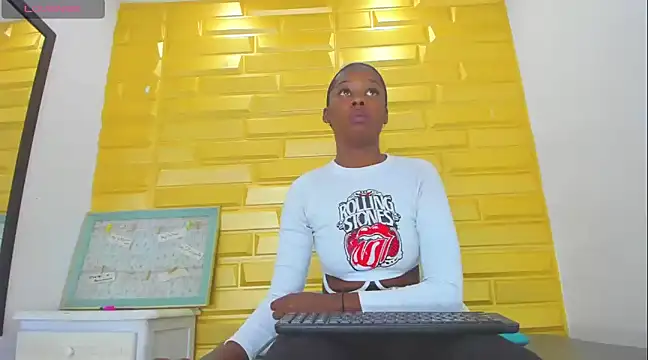 Snapshot of ebony_beckyy chatting on 12/13/24, 06:38 ebony beckyy online show from 12/13/24, 06:38