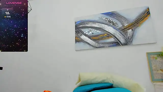 Snapshot of ebony_beckyy chatting on 12/18/24, 08:03 ebony beckyy online show from 12/18/24, 08:03