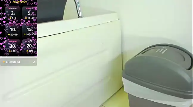 Snapshot of ebony_beckyy chatting on 12/19/24, 04:57 ebony beckyy online show from 12/19/24, 04:57