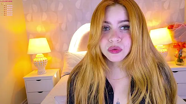 Snapshot of april_rousse chatting on 02/15/25, 10:42 april rousse online show from 02/15/25, 10:42