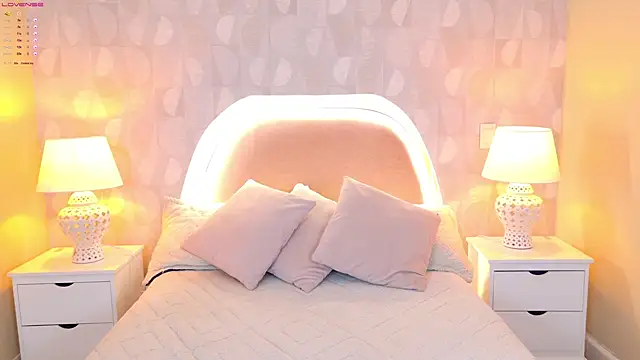 Snapshot of april_rousse chatting on 03/08/25, 10:13 april rousse online show from 03/08/25, 10:13