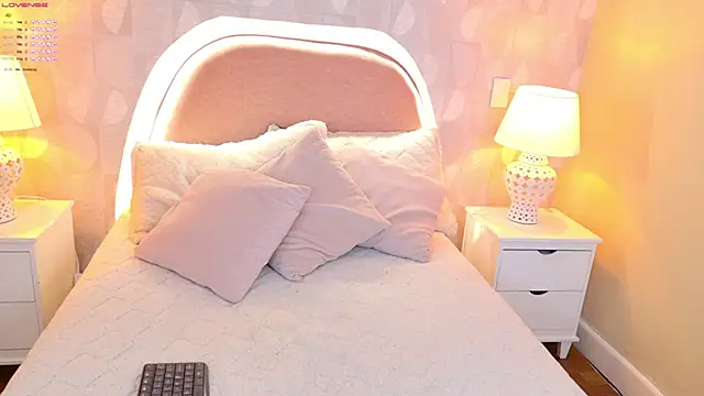 Snapshot of april_rousse chatting on 03/20/25, 10:07 april rousse online show from 03/20/25, 10:07