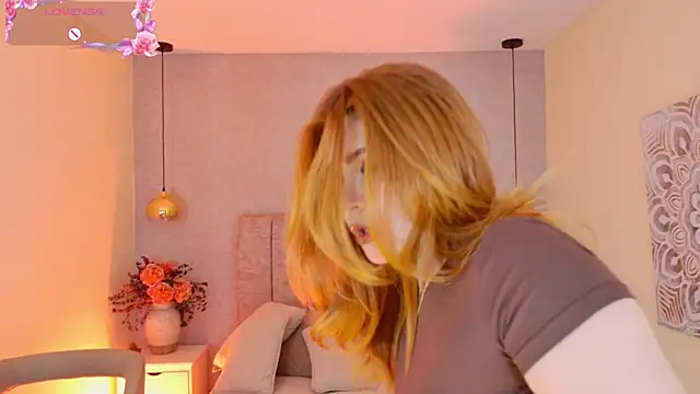 Snapshot of april_rousse chatting on 04/29/26, 05:30 april rousse online show from 04/29/26, 05:30