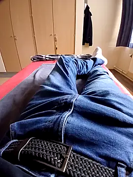 Snapshot of pascalino100 chatting on 02/21/26, 10:49 pascalino100 online show from 02/21/26, 10:49