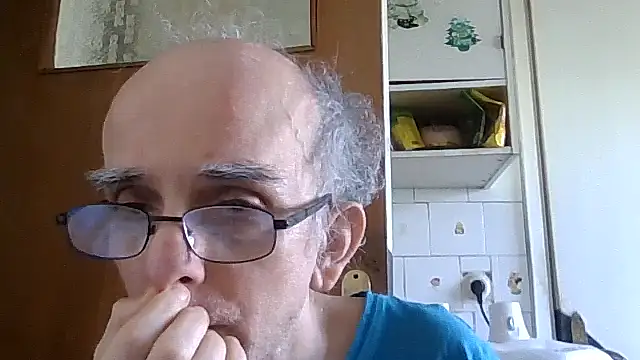 Snapshot of mariusica1@xh chatting on 05/29/26, 08:45 mariusica1xh online show from 05/29/26, 08:45