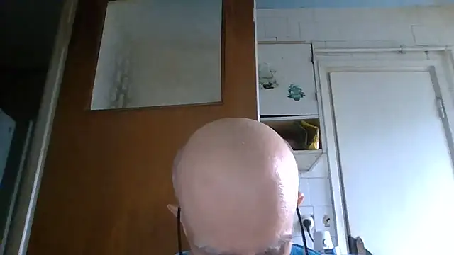 Snapshot of mariusica1@xh chatting on 06/06/26, 04:23 mariusica1xh online show from 06/06/26, 04:23