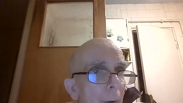Snapshot of mariusica1@xh chatting on 06/14/26, 01:14 mariusica1xh online show from 06/14/26, 01:14