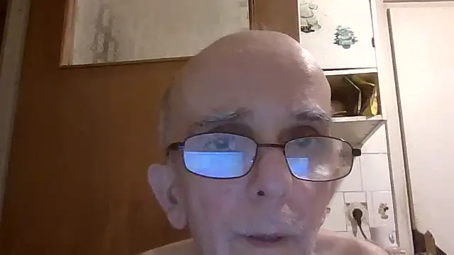 Snapshot of mariusica1@xh chatting on 07/14/26, 12:35 mariusica1xh online show from 07/14/26, 12:35