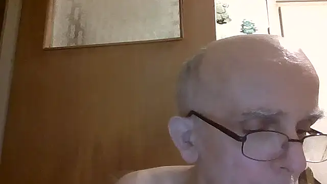 Snapshot of mariusica1@xh chatting on 07/14/26, 02:05 mariusica1xh online show from 07/14/26, 02:05