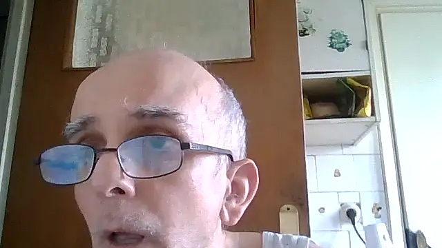 Snapshot of mariusica1@xh chatting on 07/18/26, 10:41 mariusica1xh online show from 07/18/26, 10:41
