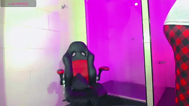 Snapshot of nicol_gill_ chatting on 02/20/25, 11:42 nicol gill online show from 02/20/25, 11:42