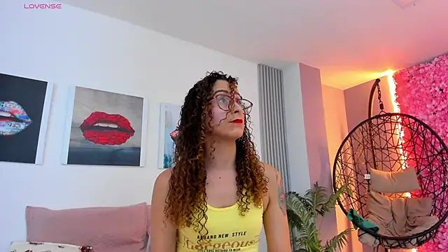 Snapshot of Angela_donnato chatting on 02/10/25, 03:35 Angela donnato online show from 02/10/25, 03:35