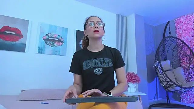 Snapshot of Angela_donnato chatting on 03/19/25, 03:09 Angela donnato online show from 03/19/25, 03:09