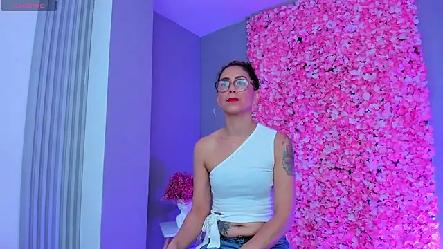 Snapshot of Angela_donnato chatting on 03/20/25, 03:23 Angela donnato online show from 03/20/25, 03:23