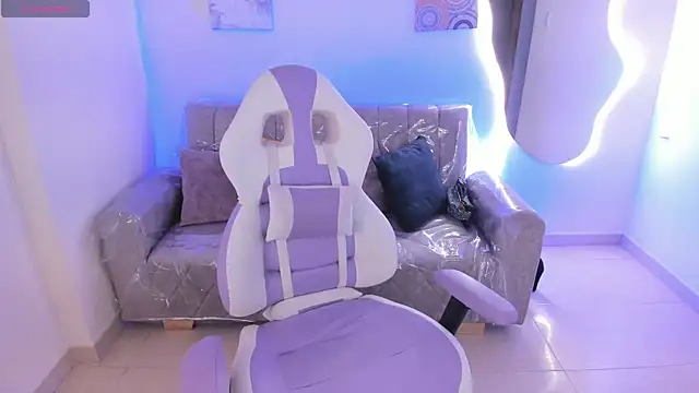 Charlotte cowell sub1  online show from 12/13/25, 08:25