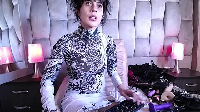 bellatrix25 online show from 01/18/25, 08:30