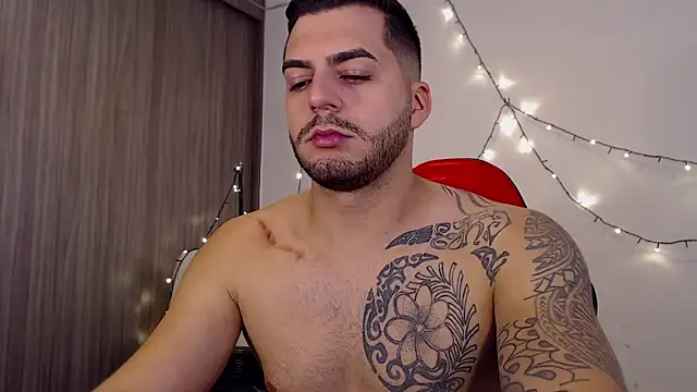 Snapshot of thomas_gun chatting on 01/20/25, 02:36 thomas gun online show from 01/20/25, 02:36