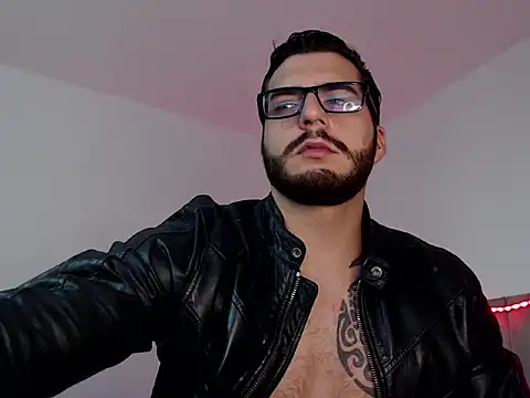 Snapshot of thomas_gun chatting on 11/10/25, 04:00 thomas gun online show from 11/10/25, 04:00