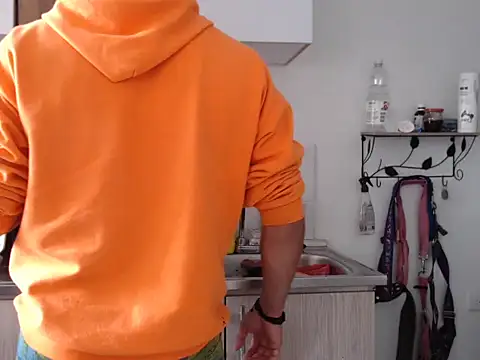 thomas gun online show from 12/14/25, 05:18