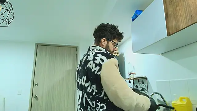 thomas gun online show from 02/24/26, 01:14