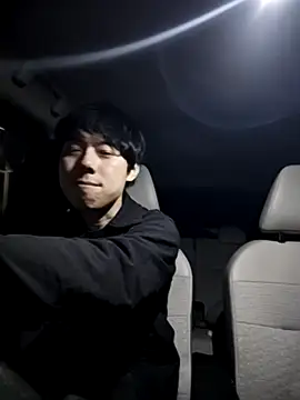 whitebriefboy online show from 04/19/26, 07:27