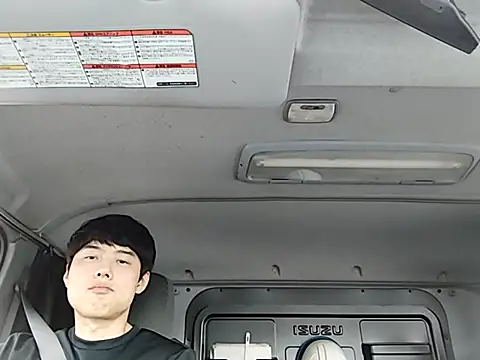 Snapshot of whitebriefboy chatting on 05/27/26, 09:45 whitebriefboy online show from 05/27/26, 09:45