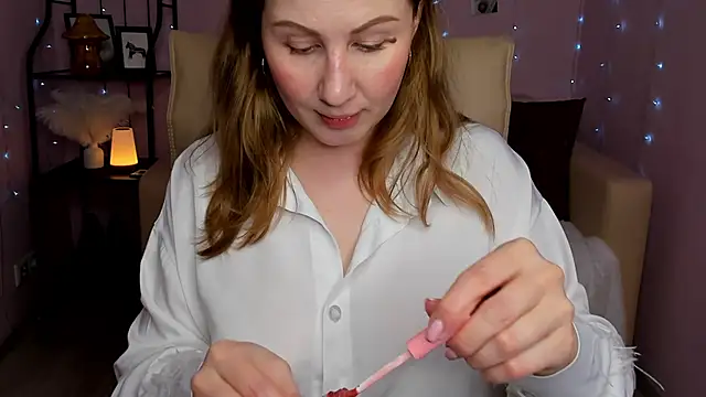 Helens love online show from 03/21/25, 02:18