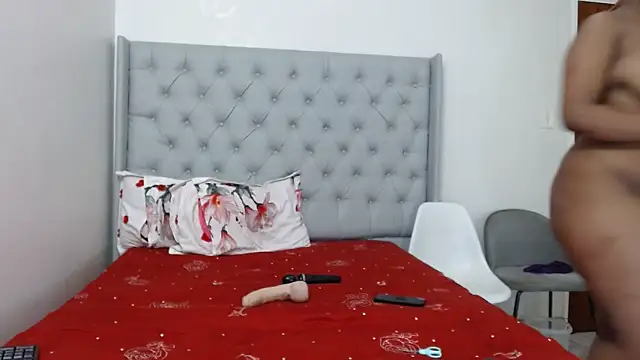 Candy Love 18 online show from 01/28/25, 08:47