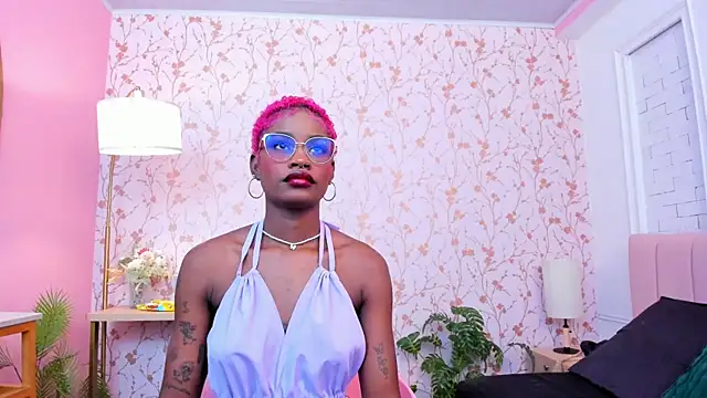 amber-hill online show from 04/16/26, 07:14