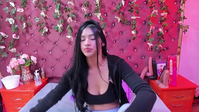 Mariana Prin online show from 12/14/25, 02:39