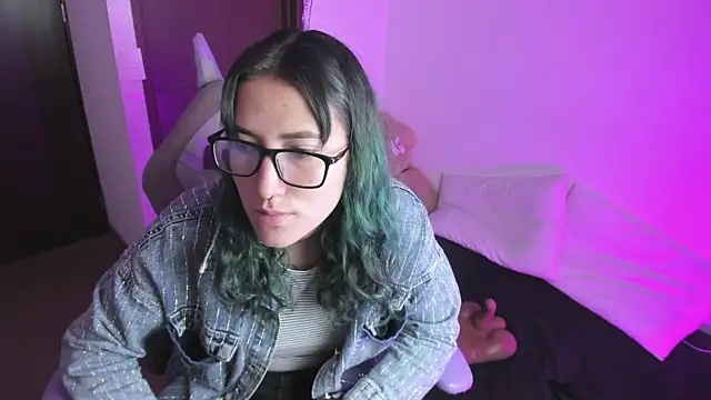 hitomi arata online show from 02/06/25, 02:15