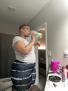 Snapshot of SexyHoneyRedd chatting on 12/17/24, 11:49 SexyHoneyRedd online show from 12/17/24, 11:49