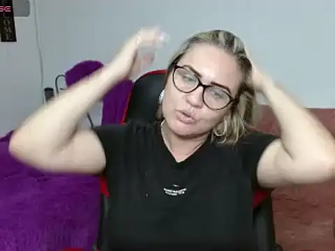 helenca43 online show from 02/01/25, 11:48