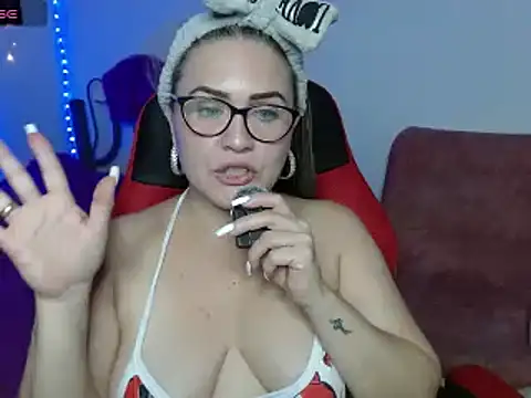 helenca43 online show from 02/02/25, 02:48