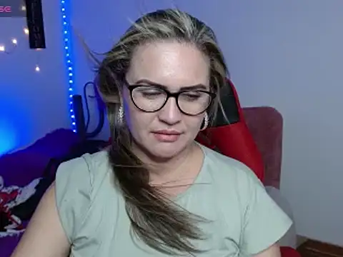 helenca43 online show from 02/02/25, 08:57