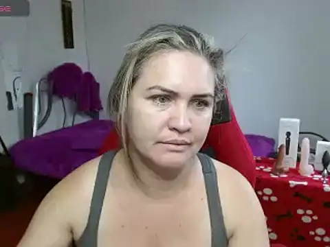 helenca43 online show from 02/04/25, 11:49