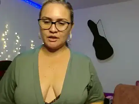 helenca43 online show from 02/06/25, 07:13