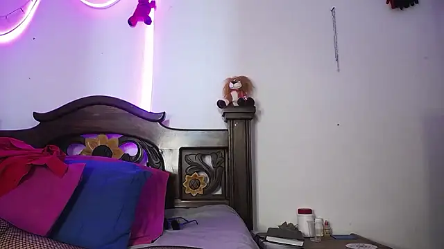 Snapshot of DominaLeona chatting on 12/02/24, 07:49 DominaLeona online show from 12/02/24, 07:49