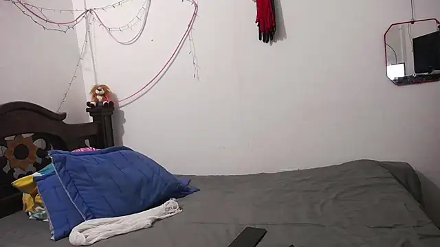 Snapshot of DominaLeona chatting on 03/01/25, 11:47 DominaLeona online show from 03/01/25, 11:47