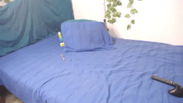 Snapshot of DominaLeona chatting on 10/19/25, 09:15 DominaLeona online show from 10/19/25, 09:15