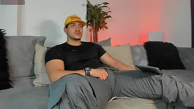 lucasanto  online show from 02/01/25, 05:07