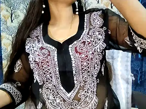 Aarvi Arora online show from 11/16/25, 11:27