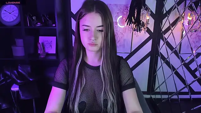 Snapshot of Lily_Moonlight chatting on 01/23/25, 11:04 Lily Moonlight online show from 01/23/25, 11:04